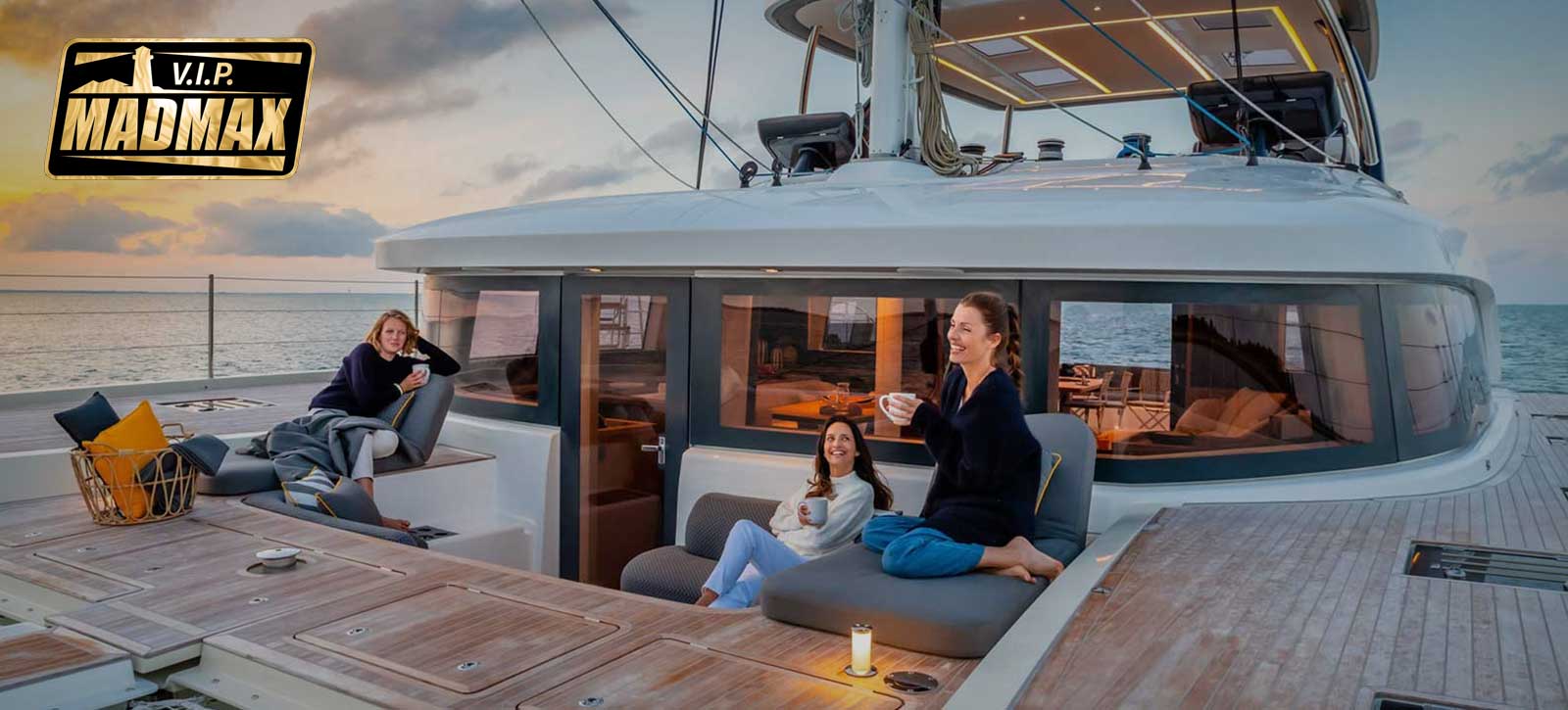 Immagine di copertina che introduce la pagina dei catamarani VIP del sito MadMax Franchising Nautico